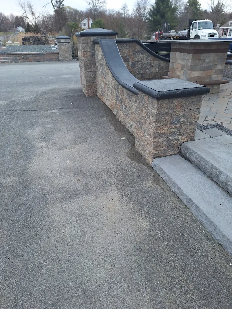 hardscaping retaining wall